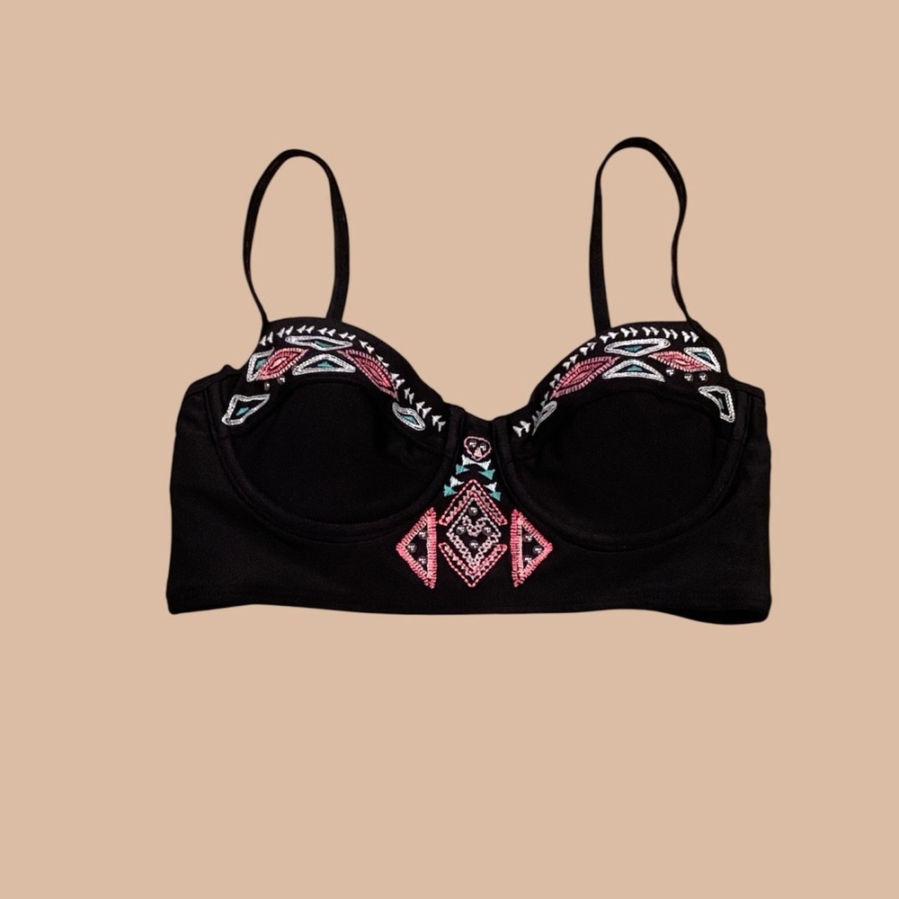 Xhilaration Embroidered Black Bikini Top, size XS 👙